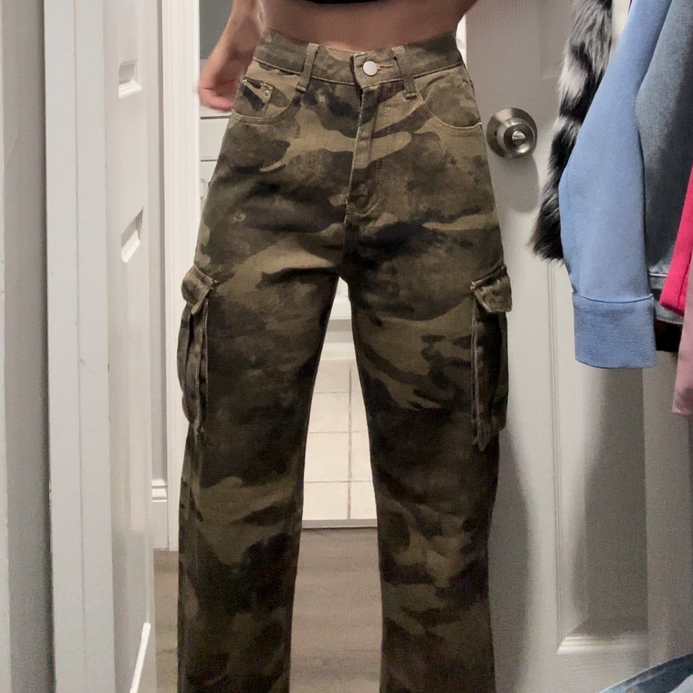 STRAIGHT JEANS